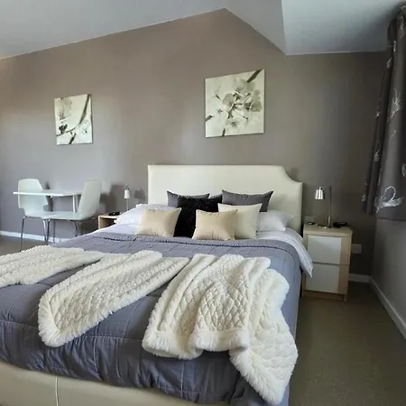 Rachel 17 Apartman *