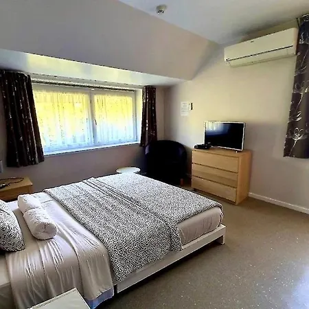 Rachel 17 Apartman Mons